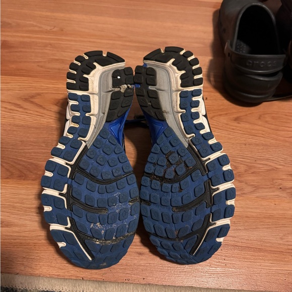 Brooks running sneakers - Picture 2 of 4